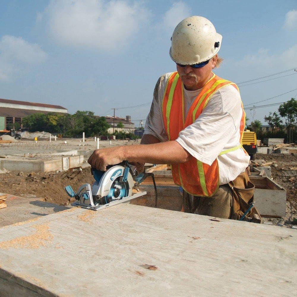 15 Amp 7-1/4 in. Corded Lightweight Magnesium Hypoid Circular Saw with built in fan and 24T Carbide blade 5377MG